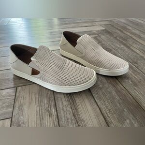 NWOT- OluKai Tan Pehua Slip on Shoes Sz 9.5